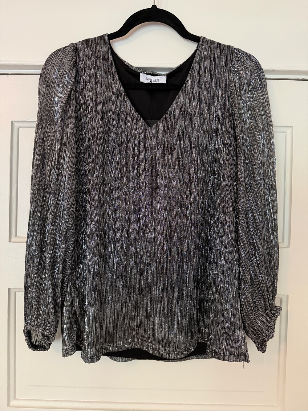 Nine West Long Sleeve V-Neck Blouse in Black & Silver NWT